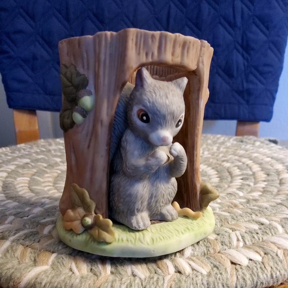 Woodland Surprise Squirrel